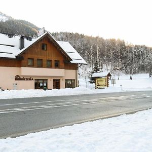 Apartment And Rooms Maraton